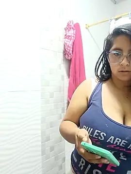 Snapshot of _Angelinaandrade_ chatting on 11-20-25, 12:33 Angelinaandrade online show from 11-20-25, 12:33