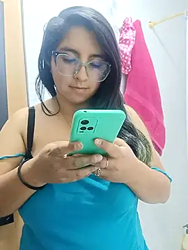 Snapshot of _Angelinaandrade_ chatting on 11-21-25, 01:04 Angelinaandrade online show from 11-21-25, 01:04