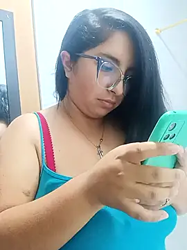 Snapshot of _Angelinaandrade_ chatting on 02-04-26, 12:27 Angelinaandrade online show from 02-04-26, 12:27