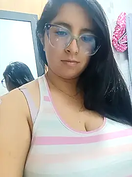 Snapshot of _Angelinaandrade_ chatting on 02-13-26, 01:01 Angelinaandrade online show from 02-13-26, 01:01