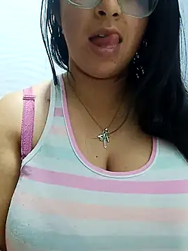 Snapshot of _Angelinaandrade_ chatting on 02-22-26, 12:12 Angelinaandrade online show from 02-22-26, 12:12