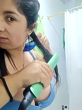 Snapshot of _Angelinaandrade_ chatting on 03-20-26, 12:59 Angelinaandrade online show from 03-20-26, 12:59