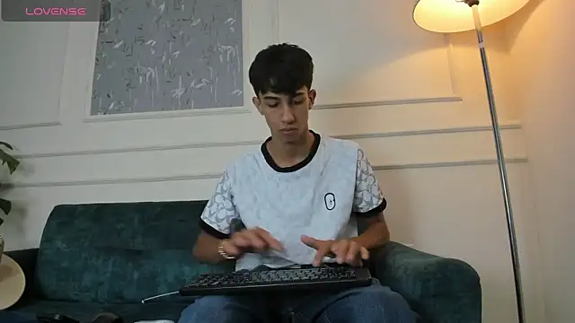 Lucian Davi online show from 01-08-25, 12:37