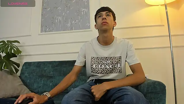 Lucian Davi online show from 01-22-25, 12:27