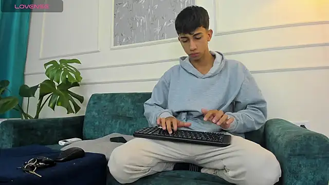 Lucian Davi online show from 01-27-25, 12:16
