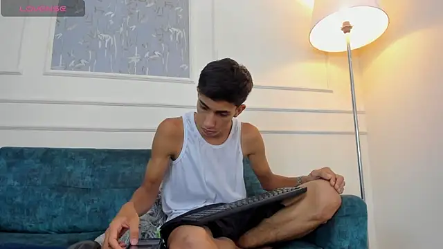 Lucian Davi online show from 09-27-25, 03:55