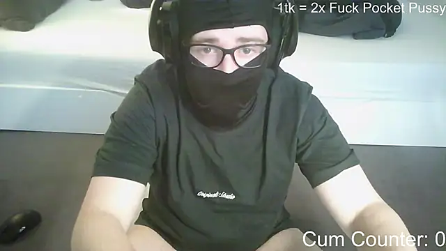 HornyTeenBoy64 online show from 03-18-26, 01:36