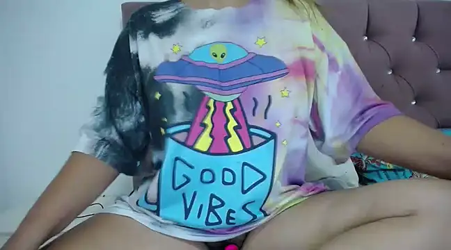 Snapshot of mirand_zackyx chatting on 02-14-25, 11:31 mirand zackyx online show from 02-14-25, 11:31