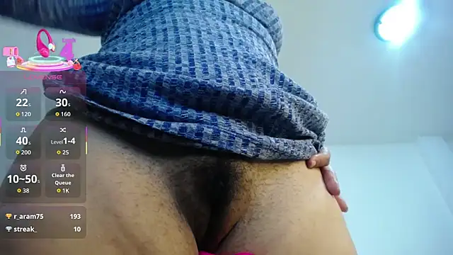 Snapshot of mirand_zackyx chatting on 10-15-25, 01:00 mirand zackyx online show from 10-15-25, 01:00