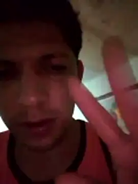Snapshot of Alonsomadeira chatting on 05-10-26, 04:17 Alonsomadeira online show from 05-10-26, 04:17