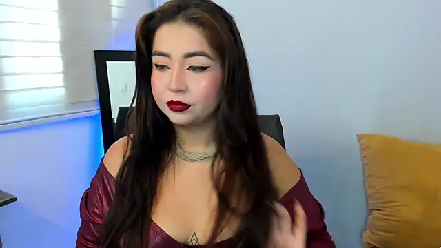 Snapshot of LiahDiaz chatting on 04-11-26, 03:05 LiahDiaz online show from 04-11-26, 03:05