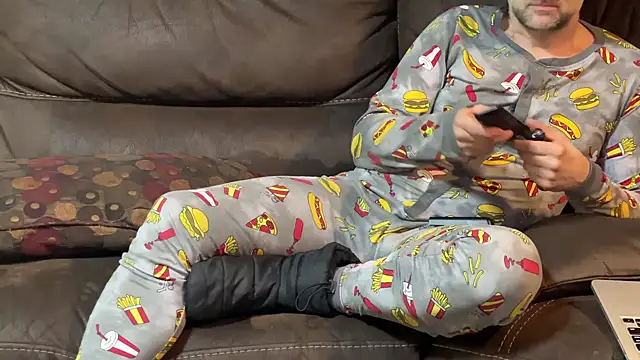 Snapshot of taboocanuck chatting on 01-13-25, 07:43 taboocanuck online show from 01-13-25, 07:43