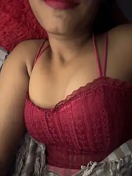 Snapshot of Hot_Goldengirl chatting on 11-03-25, 07:37 Hot Goldengirl online show from 11-03-25, 07:37