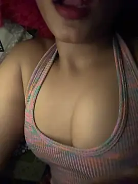 Snapshot of Hot_Goldengirl chatting on 06-15-26, 08:22 Hot Goldengirl online show from 06-15-26, 08:22