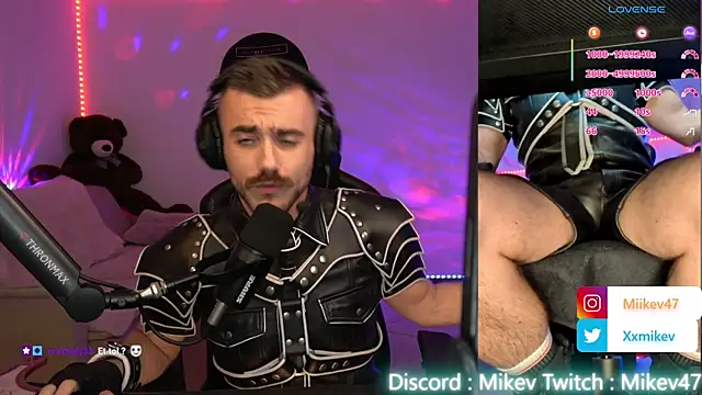 Snapshot of Mikev chatting on 11-27-25, 07:05 Mikev online show from 11-27-25, 07:05