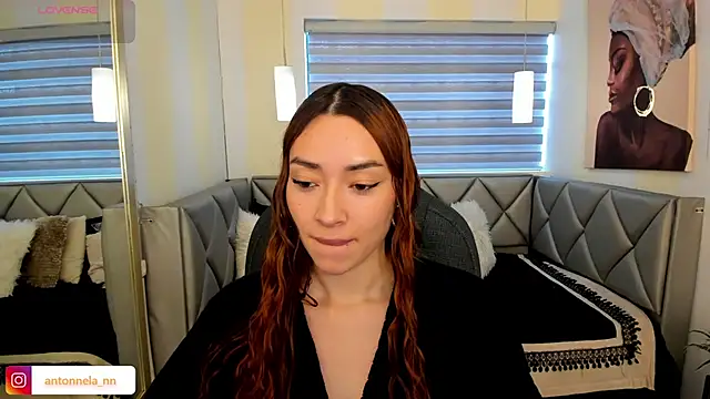 Snapshot of _Antonnela_ chatting on 05-11-26, 03:29 Antonnela online show from 05-11-26, 03:29