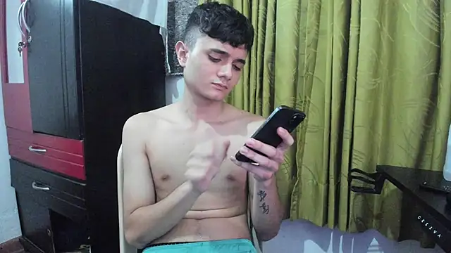 Waturox online show from 11-29-25, 03:53