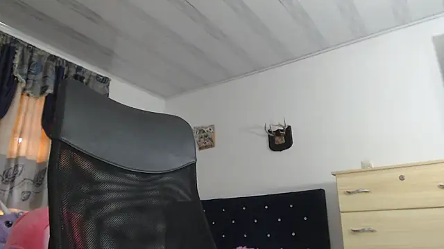 Snapshot of sweet_cutetras22 chatting on 01-28-25, 01:49 sweet cutetras22 online show from 01-28-25, 01:49