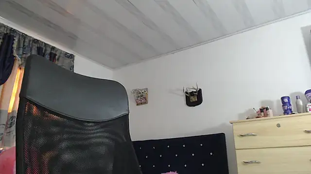 Snapshot of sweet_cutetras22 chatting on 02-13-25, 01:48 sweet cutetras22 online show from 02-13-25, 01:48