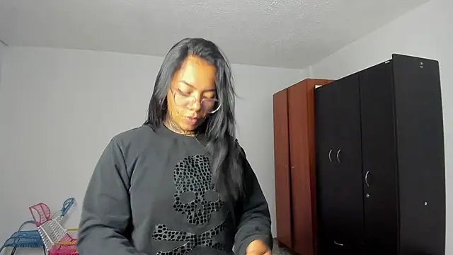 nicole volkov online show from 02-18-25, 01:32