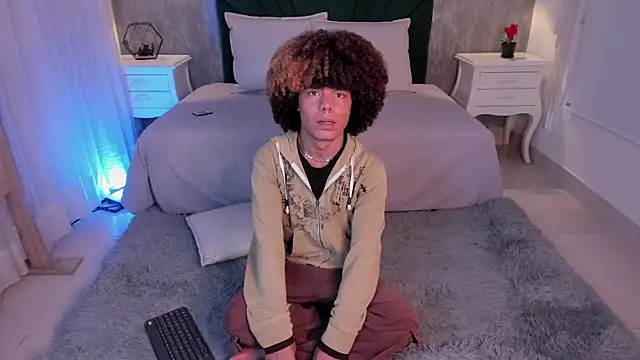 Alexiis Etereo online show from 04-13-26, 07:30