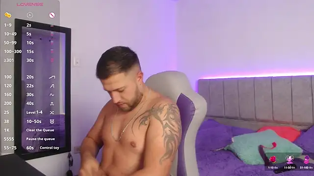 ryanandpamela  online show from 12-19-24, 05:08