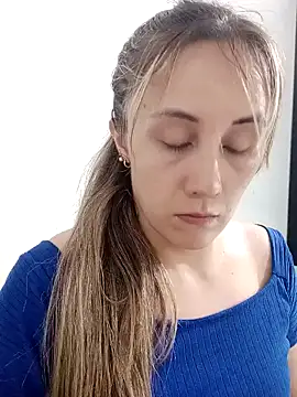 Isabel23zr online show from 12-30-24, 10:12