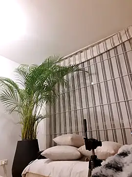 Snapshot of _monicab chatting on 02-20-25, 12:52 monicab online show from 02-20-25, 12:52