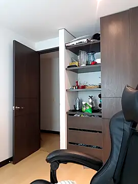 Snapshot of _monicab chatting on 11-19-25, 12:43 monicab online show from 11-19-25, 12:43