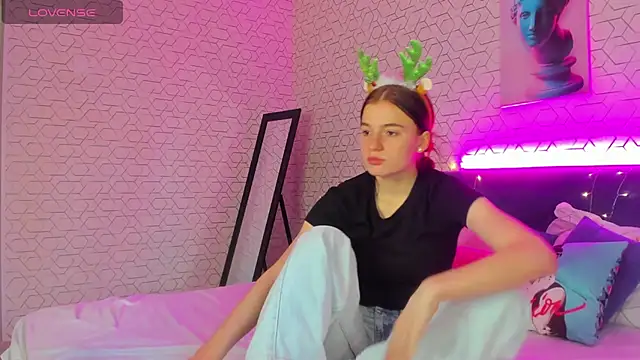 Snapshot of Stacey_Brown chatting on 12-17-24, 04:56 Stacey Brown online show from 12-17-24, 04:56