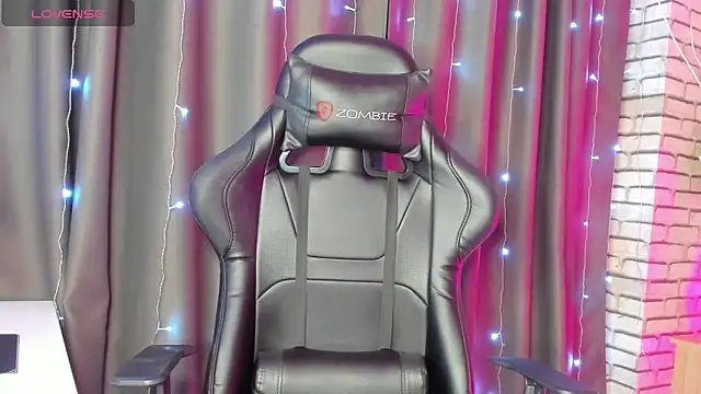 Snapshot of Stacey_Brown chatting on 12-20-24, 02:49 Stacey Brown online show from 12-20-24, 02:49