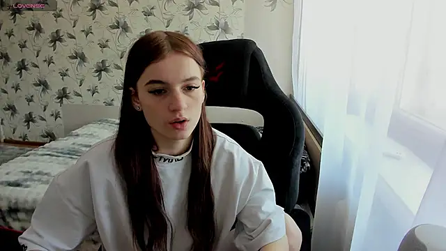 Snapshot of Stacey_Brown chatting on 12-27-24, 02:47 Stacey Brown online show from 12-27-24, 02:47