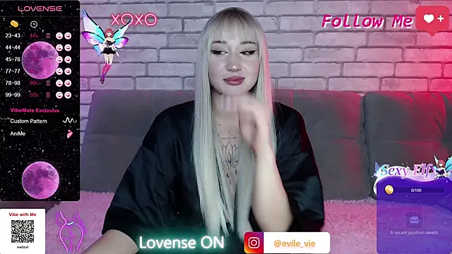 Snapshot of Eva_Evile chatting on 12-14-24, 02:10 Eva Evile online show from 12-14-24, 02:10