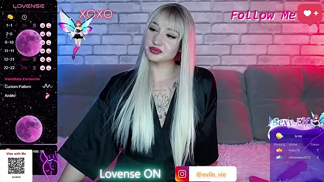 Snapshot of Eva_Evile chatting on 12-19-24, 04:13 Eva Evile online show from 12-19-24, 04:13