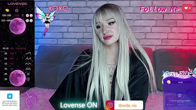 Snapshot of Eva_Evile chatting on 12-26-24, 01:54 Eva Evile online show from 12-26-24, 01:54