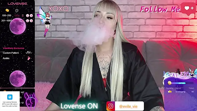 Snapshot of Eva_Evile chatting on 02-02-25, 04:00 Eva Evile online show from 02-02-25, 04:00