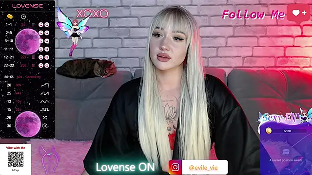 Snapshot of Eva_Evile chatting on 02-09-25, 12:41 Eva Evile online show from 02-09-25, 12:41