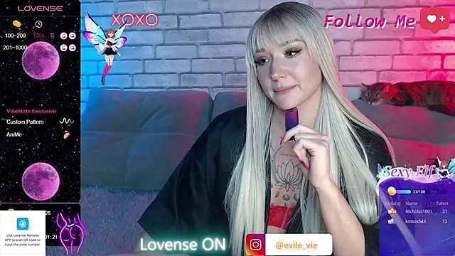 Snapshot of Eva_Evile chatting on 03-09-25, 03:05 Eva Evile online show from 03-09-25, 03:05