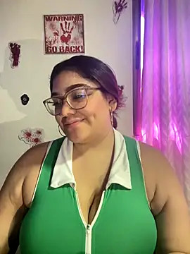 KathyGonzalez online show from 10-19-25, 01:45