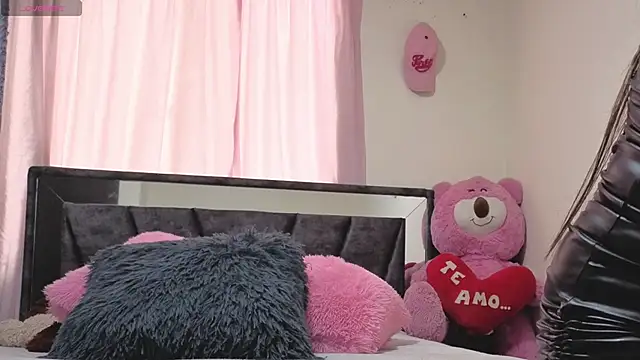 Hotsamantamature online show from 11-05-25, 09:04