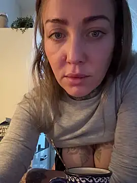 Snapshot of ElenaHaze chatting on 01-21-25, 07:58 ElenaHaze online show from 01-21-25, 07:58