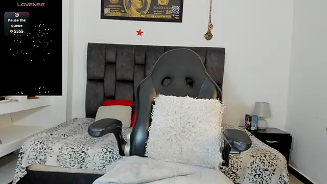 Snapshot of MattRodriguez9 chatting on 10-06-25, 10:34 MattRodriguez9 online show from 10-06-25, 10:34