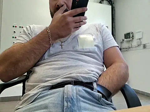 Leonormaldick online show from 11-04-25, 10:36