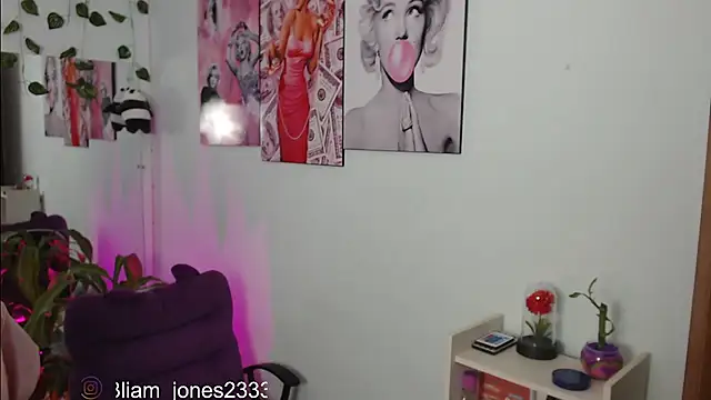 Jonesliam23 online show from 03-17-25, 07:26