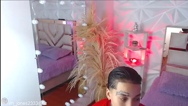 Jonesliam23 online show from 10-18-25, 07:14