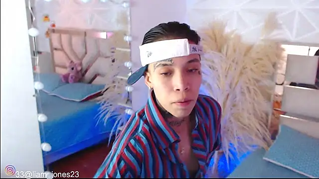 Jonesliam23 online show from 11-22-25, 07:13