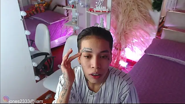 Jonesliam23 online show from 12-18-25, 07:20