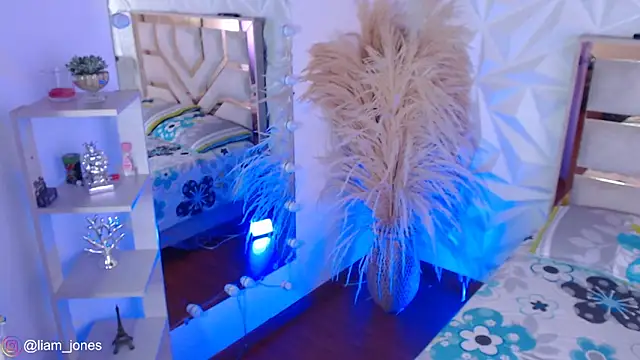 Jonesliam23 online show from 03-20-26, 07:41