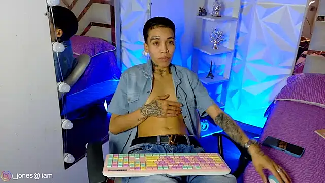 Jonesliam23 online show from 05-16-26, 08:29