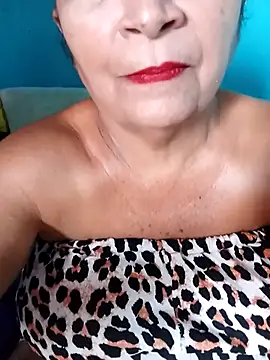 Snapshot of naysi chatting on 10-13-25, 03:45 naysi online show from 10-13-25, 03:45